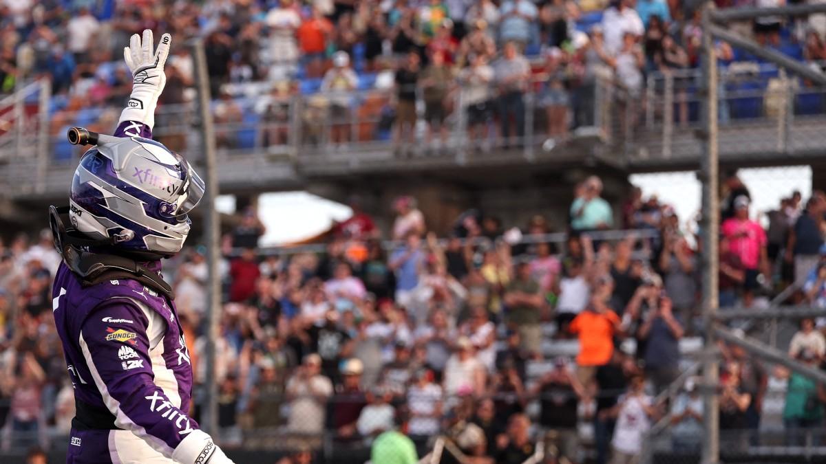 23XI Racing, equipo de Michael Jordan, gana en Darlington y mantiene su dominio en NASCAR